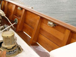 Restauro rifiniture barca a vela