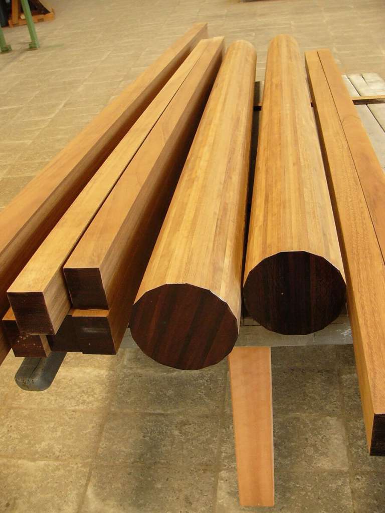 Strutture lamellari in legno teak