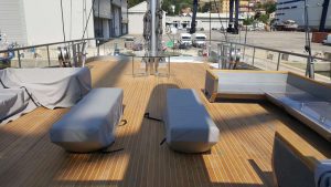 Coperte in teak per yacht